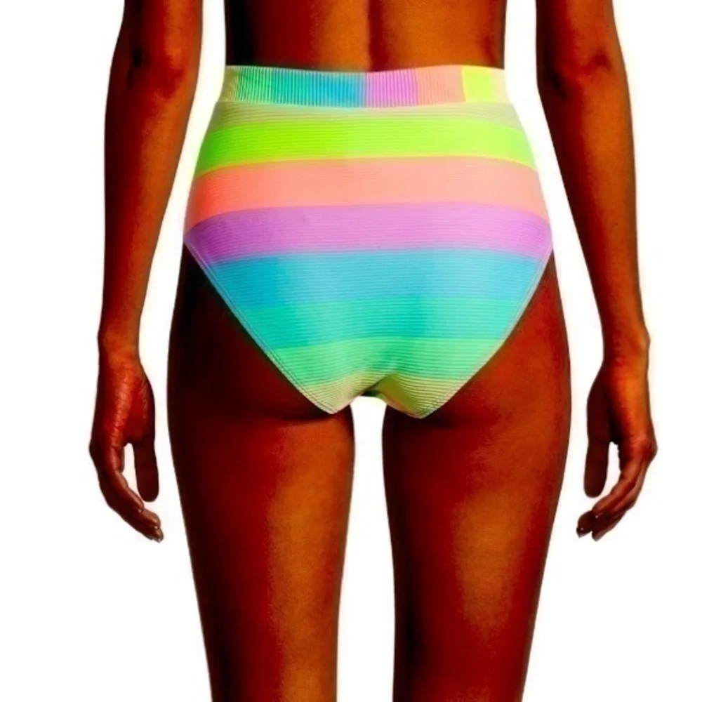 Bikini Bottom - Picture 3 of 3
